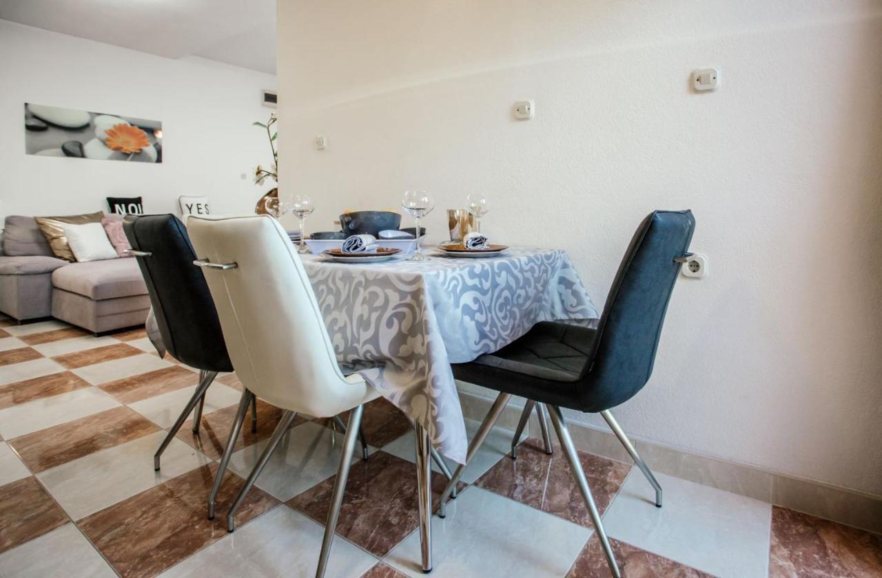 Apartments Nora Makarska Ngoại thất bức ảnh